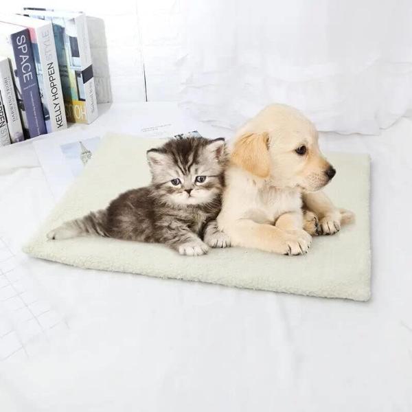 New Self Heating Pet Mat Bed Pet Blanket Ideal for Cats and Dogs Self Warming Blanket Cushion Ultra Soft Heated Pad Thermal Pet Mat Blanket
