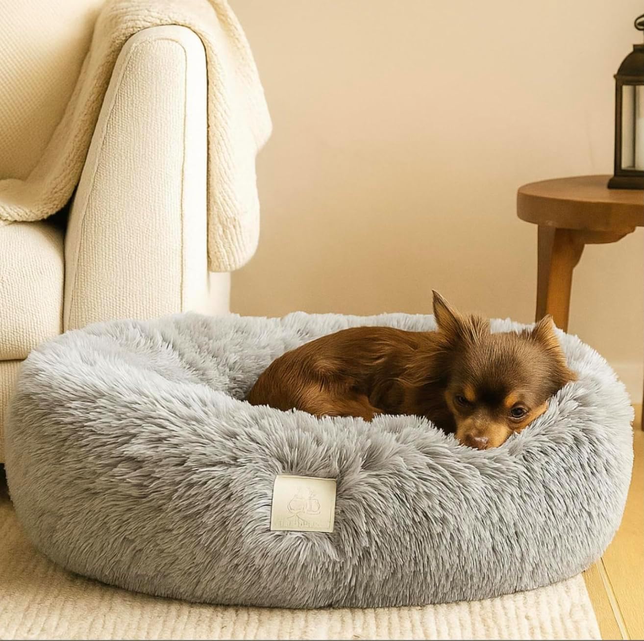 Round Plush Pet Bed with Non-Slip Base – Washable Calming Style Dog & Cat Bed (60cm / 70cm / 90cm)