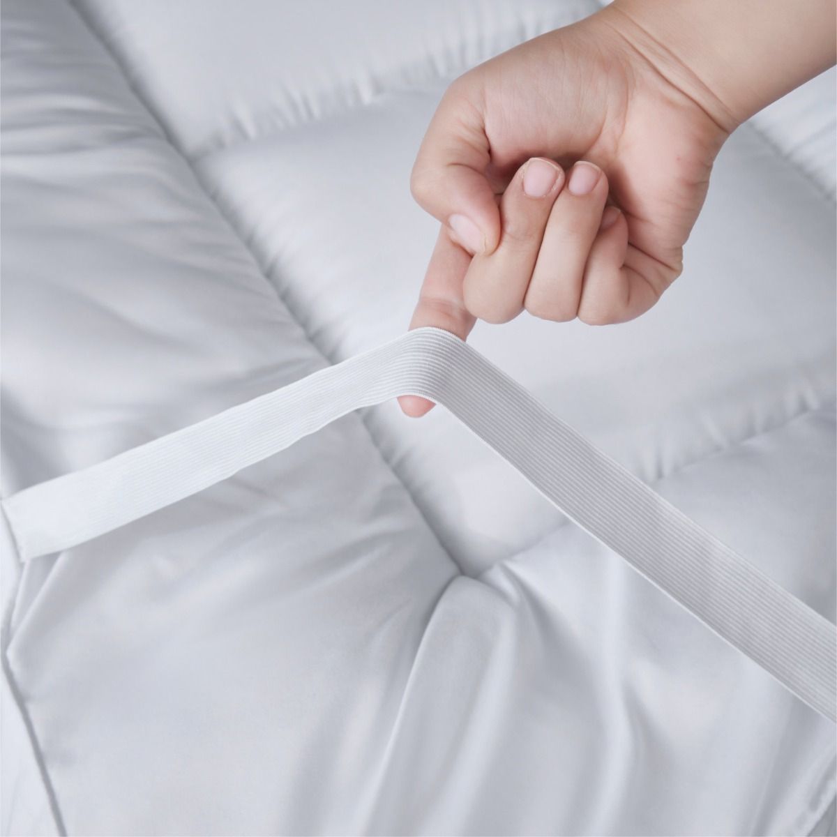 10cm Thick Microfiber Mattress Topper Hotel Quality Enhancer With Corner Straps