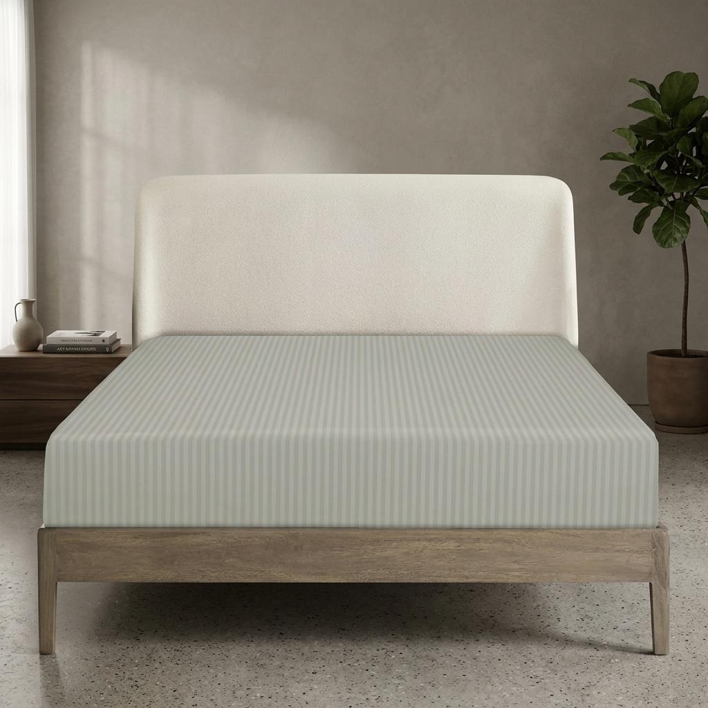 Hotel Quality Fitted Sheet 30 cm Extra Deep Satin Stripe Fitted Bed Sheets Hypoallergenic Durable and Easy Care Bedding Sheet